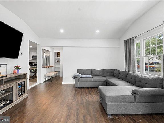 4th image of 530 Bradley Blvd
