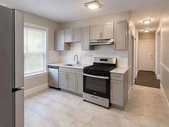 5th image of 22 Rowell St