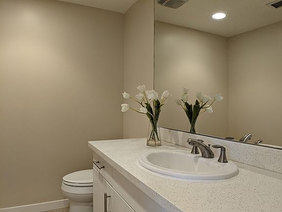 3rd image of 5143 White Oak Ave Unit 102
