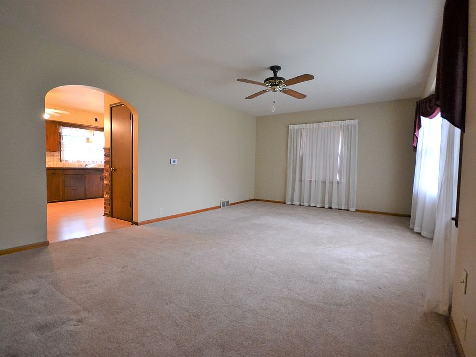 817 Chapel St, Ottawa, IL 61350 Zillow