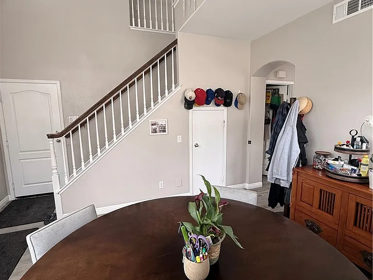 8184 Constantine Dr — Photo 4