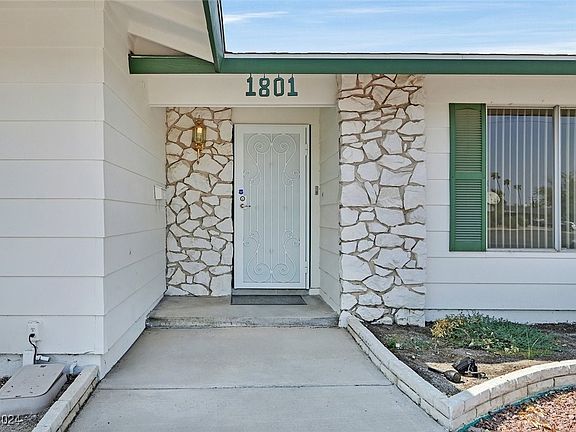2nd image of 1801 Stonehaven Dr