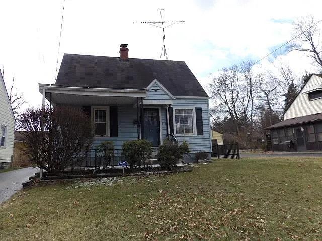 757 Wilbur Ave photo 1