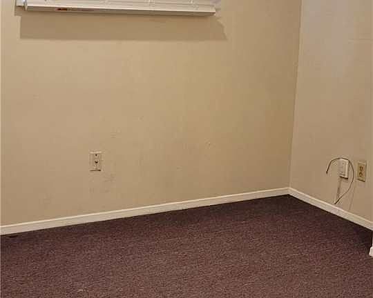 2nd image of 855 Ellesmere Rd