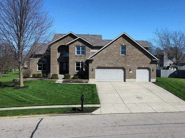 749 Copperfield Ln, Tipp City, OH 45371