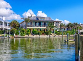 54 Blue Heron Dr, Rockport, TX 78382