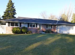 1055 NE Arrington Rd, Hillsboro, OR 97124