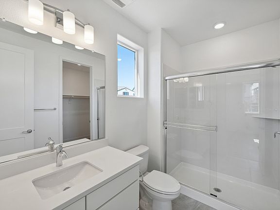 Main floor en-suite