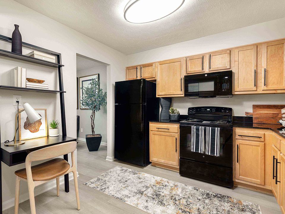 Spacious Kitchen with Eating Nook