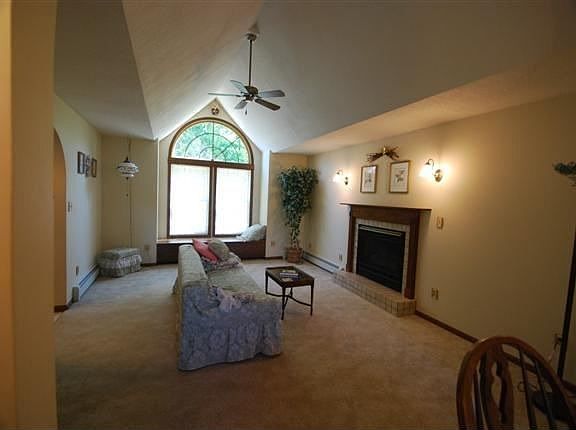 3rd image of 2160 Jasberg St
