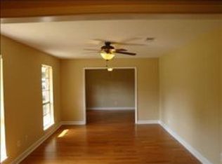 2715 Walton Dr, Ocean Springs, MS 39564