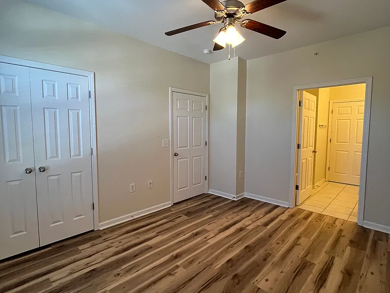 616 Marshtree Ln #301 — Photo 9