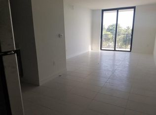 1800 SW 8th St #14, Miami, FL 33135