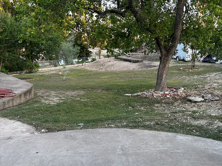 705 E Losoya St — Photo 11