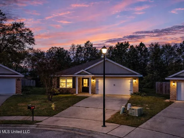 539 W Marigold Dr, Long Beach, MS 39560