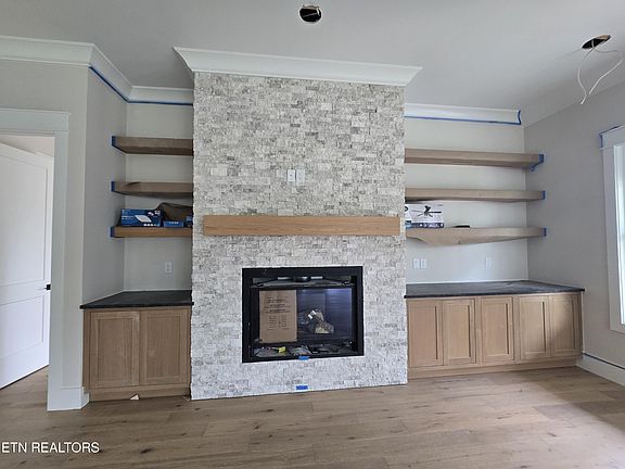 4th image of 761 Maclaren Way Lot 10R