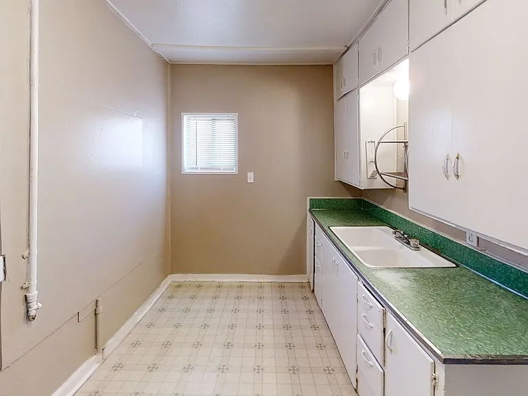 216 S Avenue I #1 — Photo 7