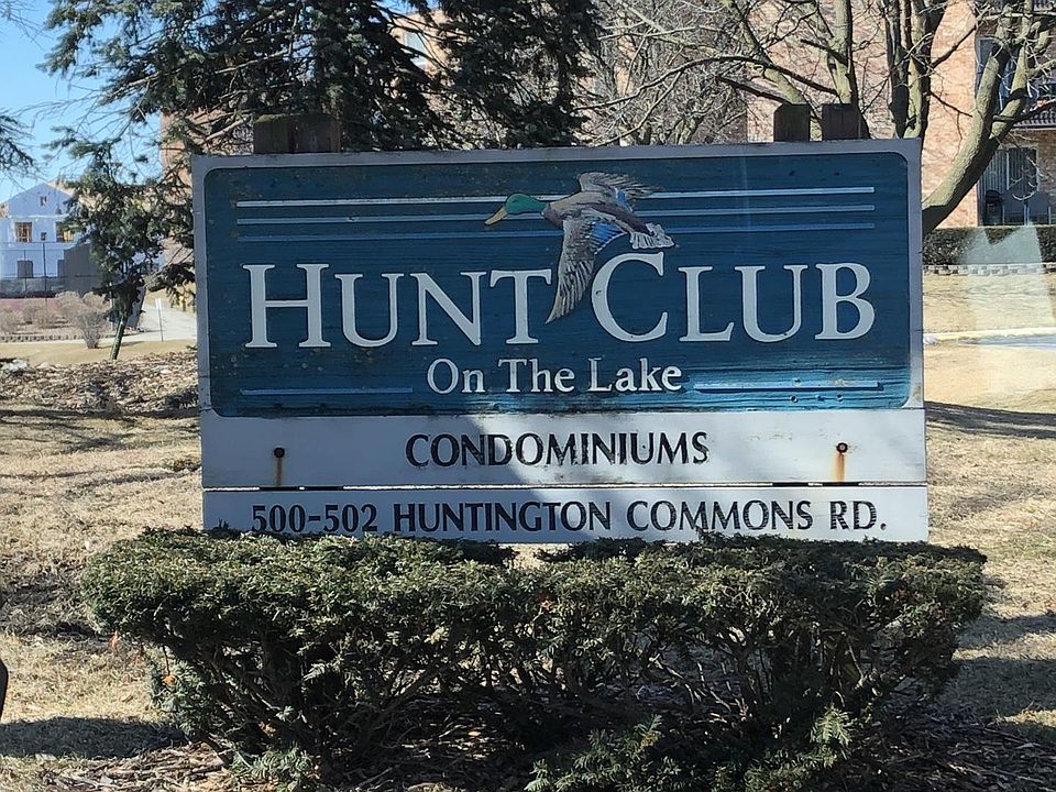 2nd image of 500 W Huntington Commons Rd APT 456