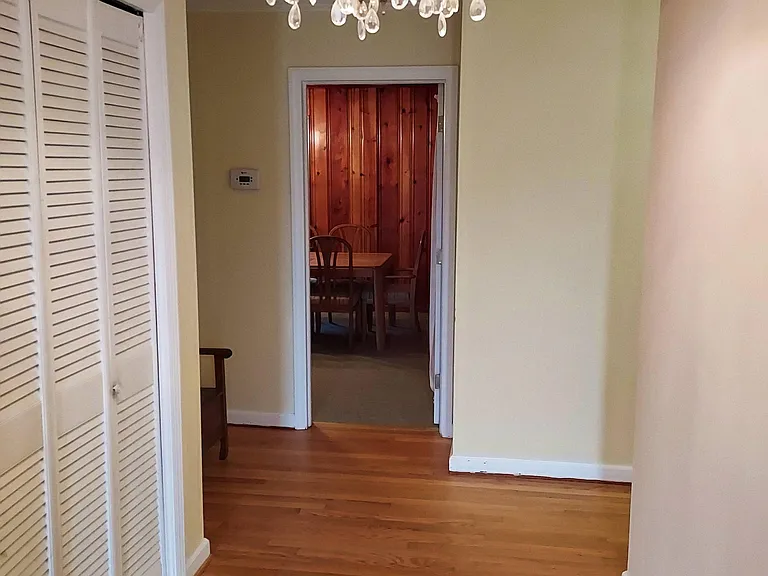 1316 Roberts St — Photo 4