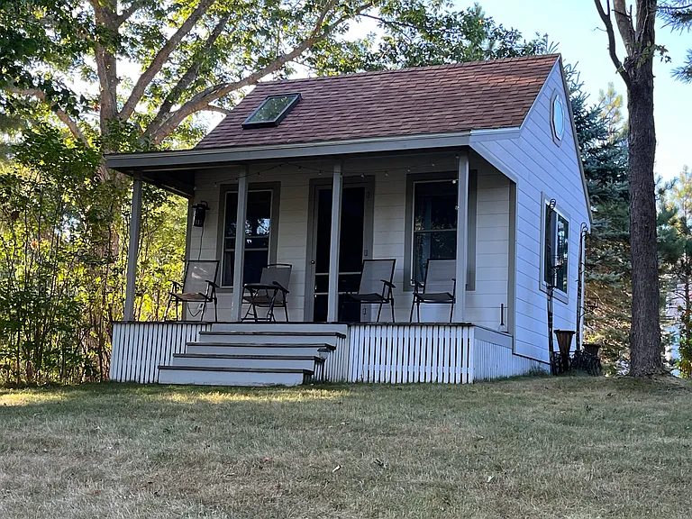 Shared use of outdoor cabin. Enjoy beautiful views of the gardens and the Spurwink Marsh!