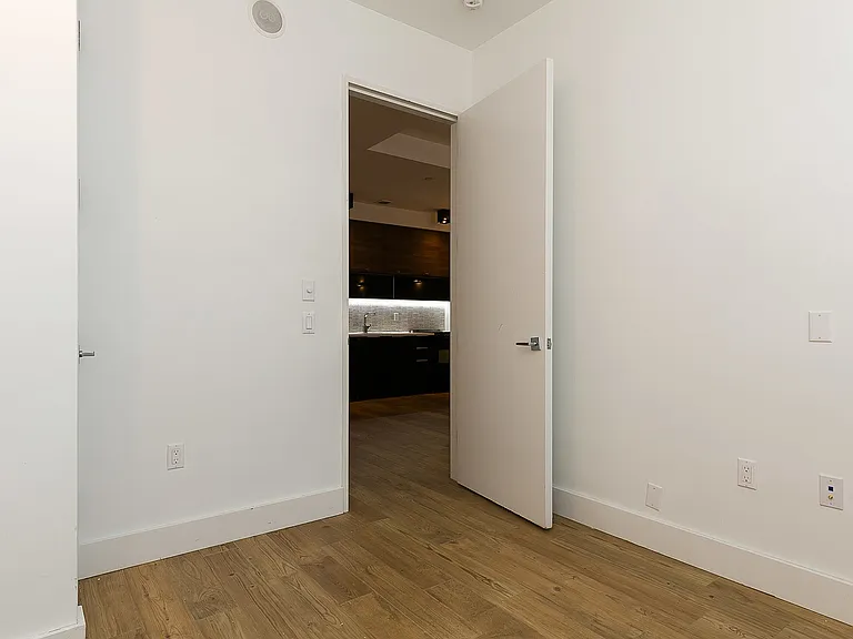 74 Maujer St #GA — Photo 9