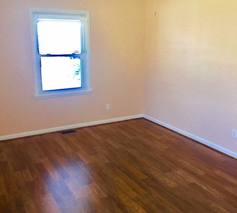5th image of 3111 Daviess St