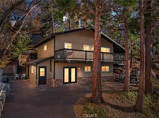 2735 Valkyrie Dr, Running Springs, CA 92382