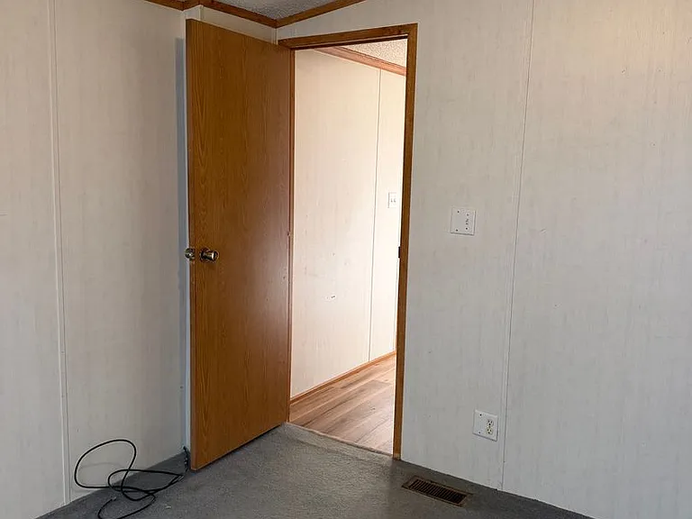 2414 E Main St — Photo 9