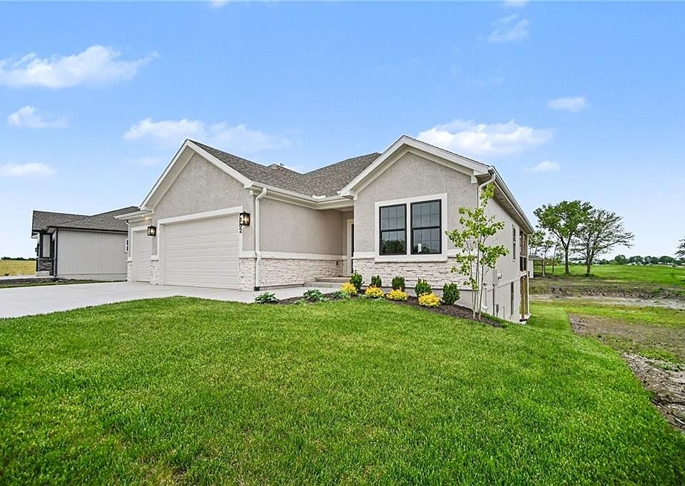 1st image of 462 Green Dr