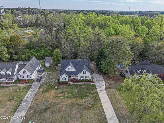 5th image of 2645 Plumosa Drive