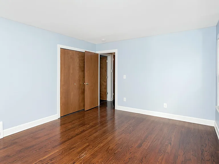 854 Allen St — Photo 21