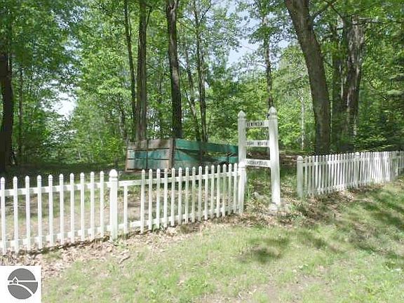 2nd image of 3086 N Ogemaw Trl