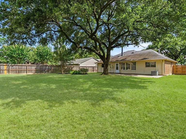 19727 Waverly Park Ln — Photo 31