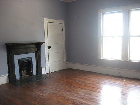 5th image of 204 Oak St