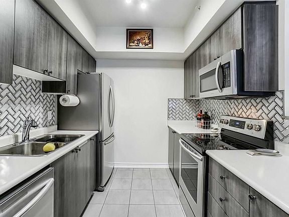 5th image of 42 Ferndale Dr N #204