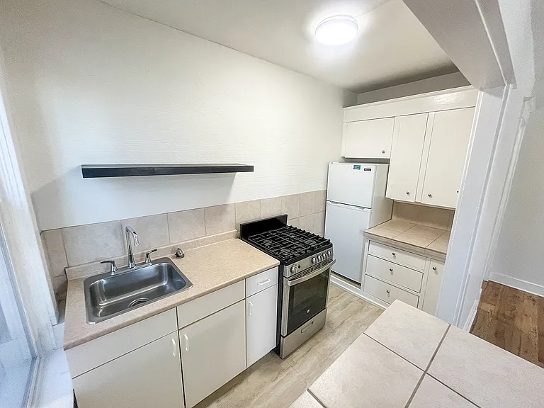 1722 5a St SW — Photo 8