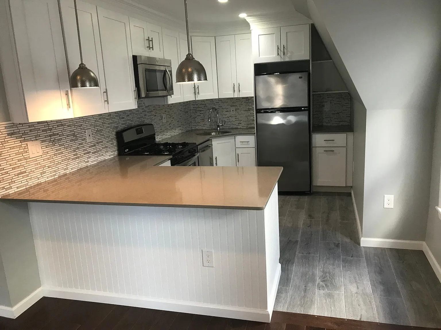 2 bed, 1100 sqft, $3,100 — Photo 4