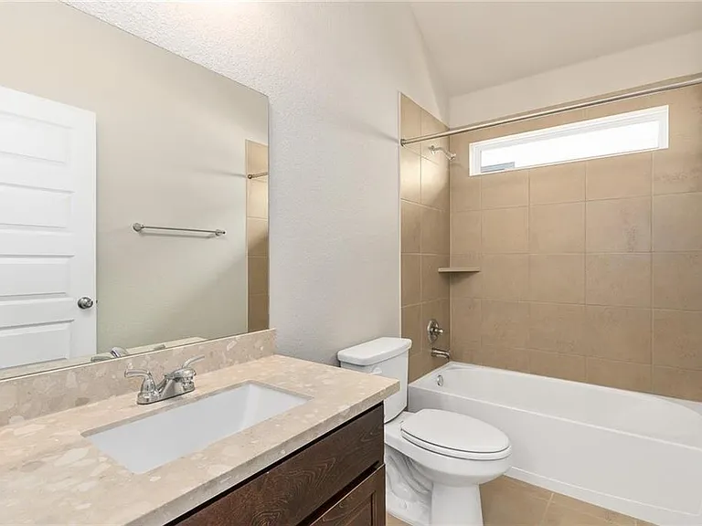 113 Thurston Dr — Photo 43