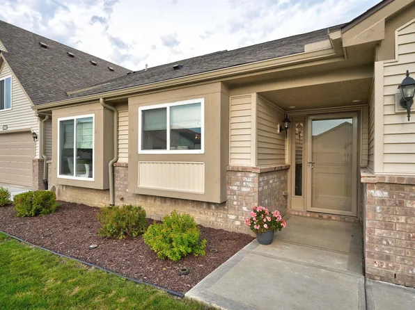 31003 Gregory St, Grand Blanc, MI 48439