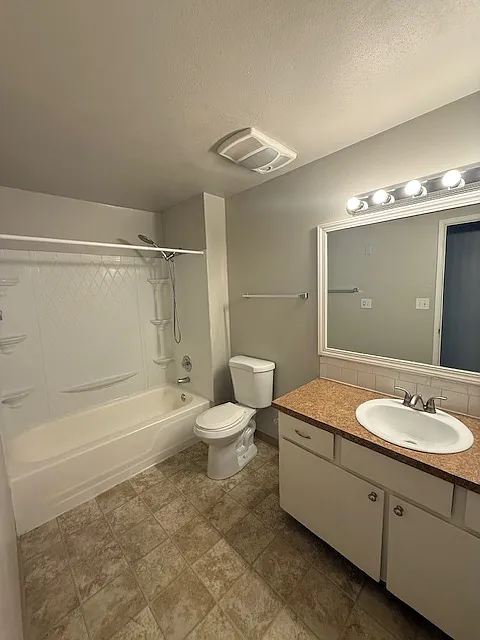 1310 W 6th Ave — Photo 3