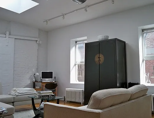 Rented by Skygroup Realty | media 25