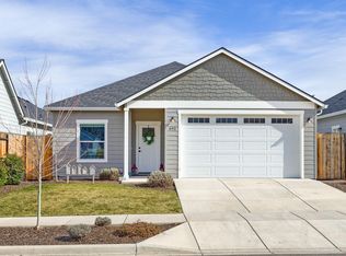 692 Kaitlin Ln, Medford, OR 97501