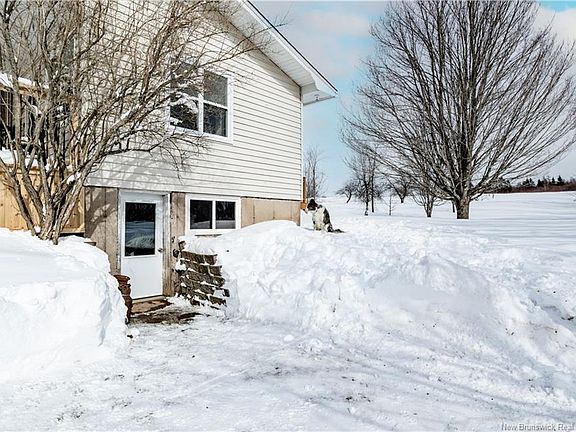 2nd image of 713 Memramcook Rd E