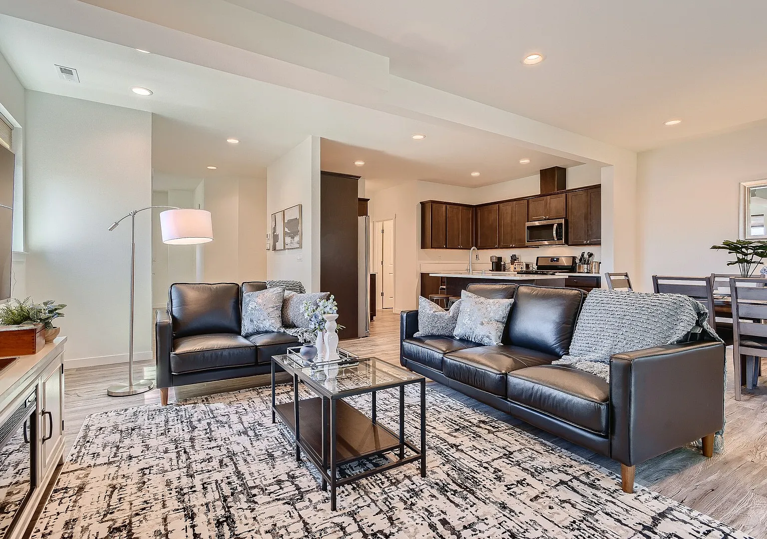 Your Home Away From Home: Modern Elegance & Luxury Living — Photo 3
