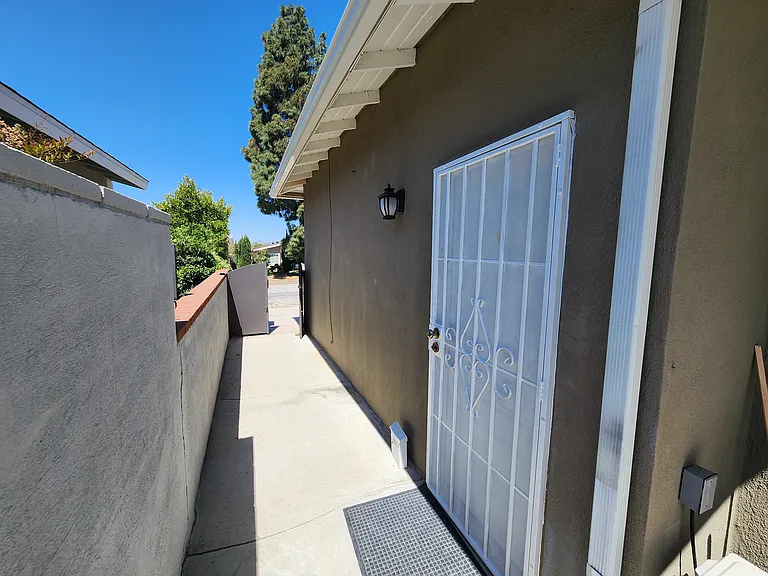 9852 Cabanas Ave — Photo 17
