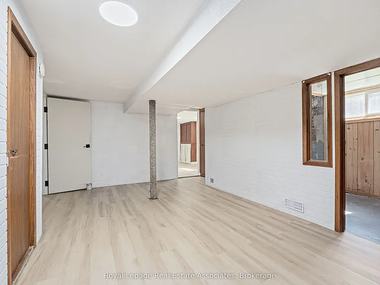 18 Shelley St — Photo 8