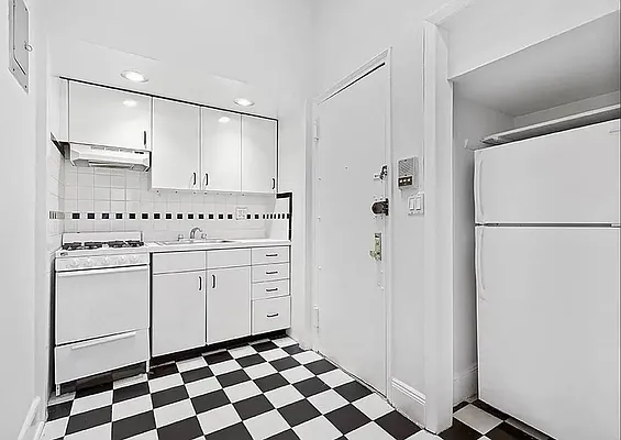 Rented by CitySites Real Estate Group | media 2