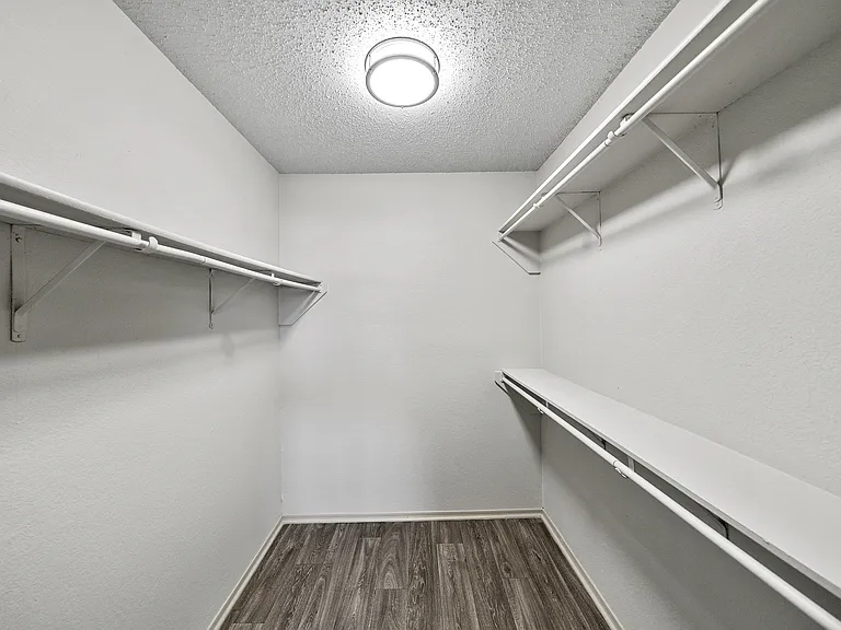 Trinity Apartments — Photo 34