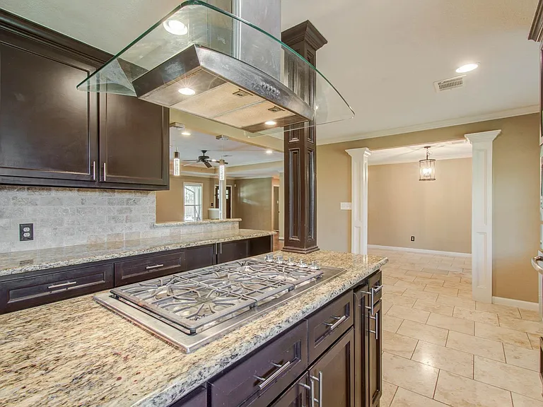 11422 Endicott Ln — Photo 12