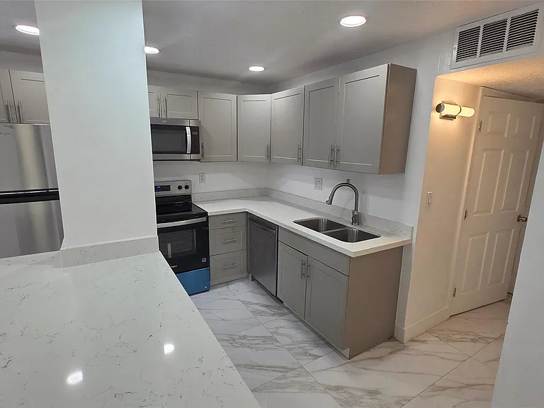 1758 NW 55th Ave #101 — Photo 4